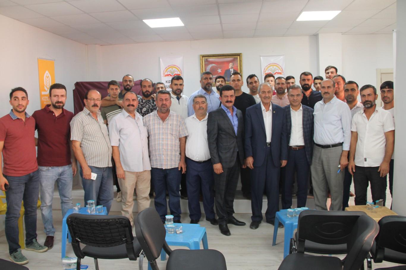 Kızıltepe Özel Halk Otobüsçüleri seçiminde mevcut başkan tekrar seçildi Kızıltepe Özel Halk Otobüsçüleri seçiminde mevcut başkan tekrar seçildi